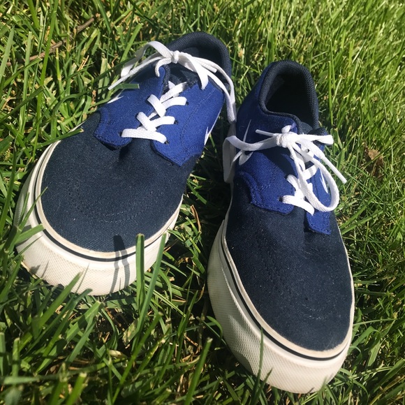 Low top Nike’s - Picture 2 of 2